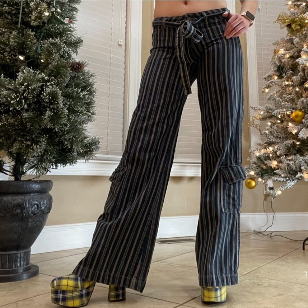 Y2K BUG FLARED CARGO PANTS